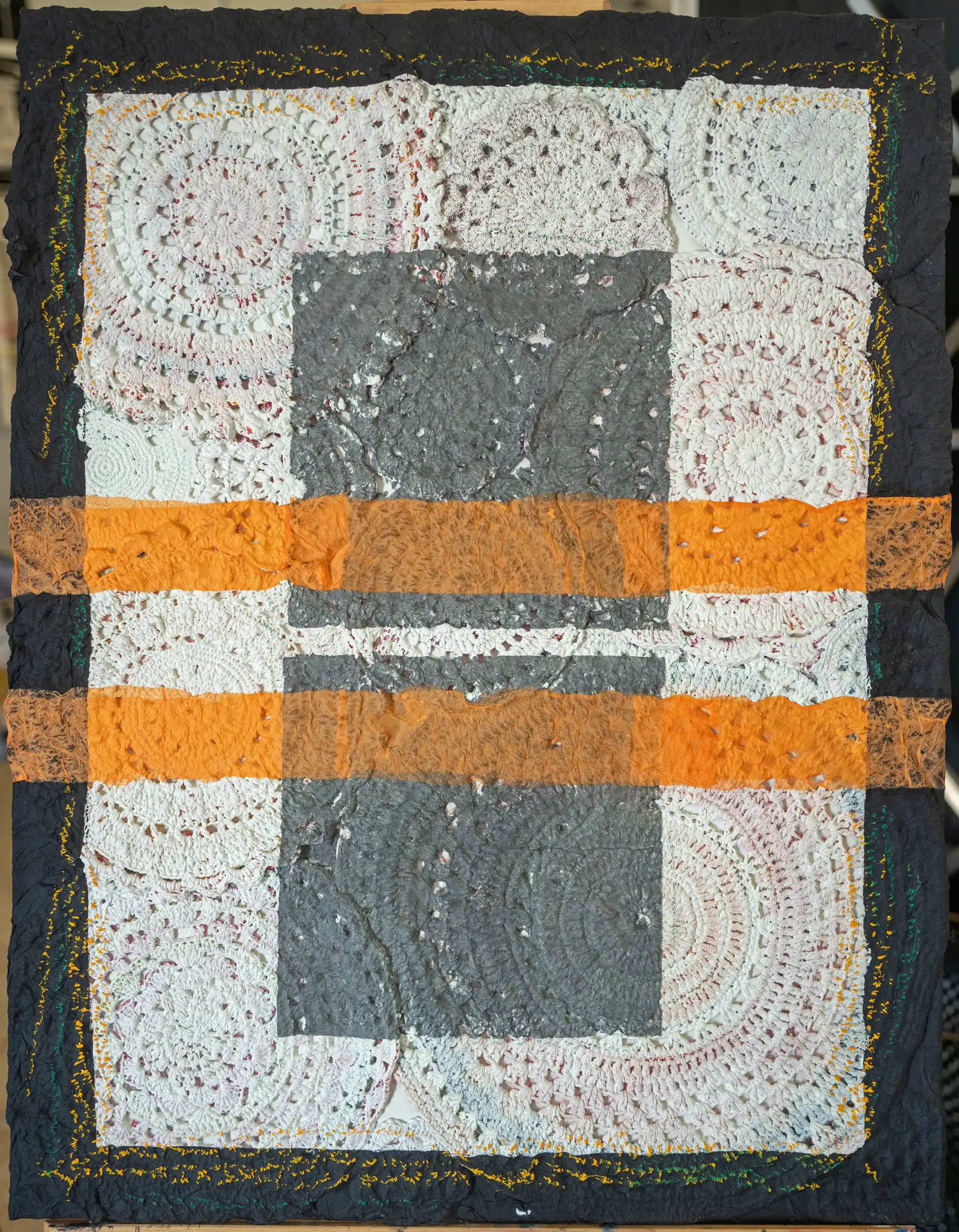 Encima, abajo, al lado 04