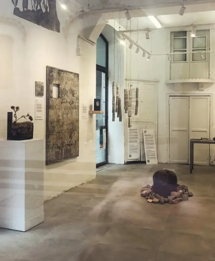 Instalaciones espaciales de arte textil contemporáneo